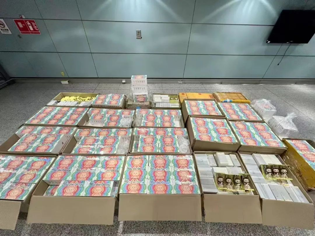 10人带3086个Labubu玩偶入境，在云南被海关查获