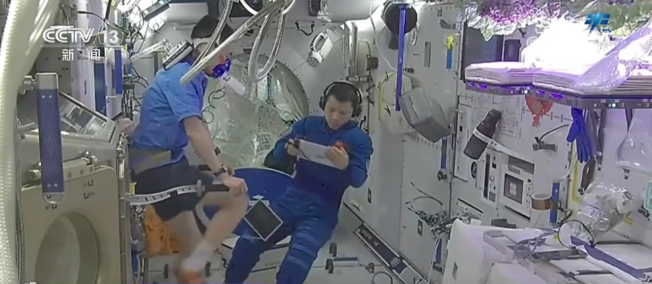 中国“太空之家”工作周记不断“更新” 机器人“小航”实力“抢镜” 中国“太空之家”工作周记不断“更新” 机器人“小航”实力“抢镜”