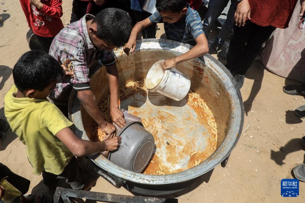 加沙地带：领取食物