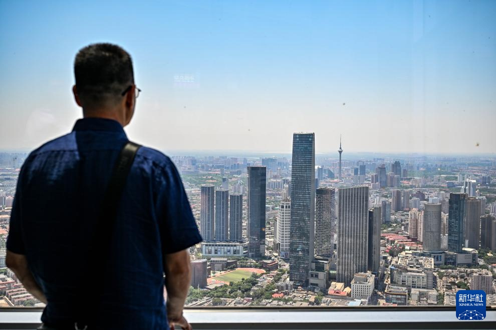 天津310米高空观光厅开放