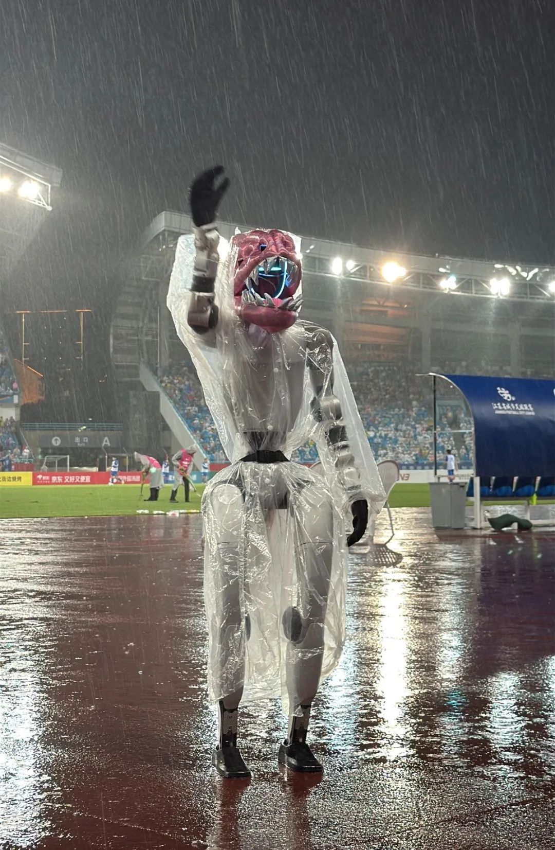 苏超累倒一只恐龙