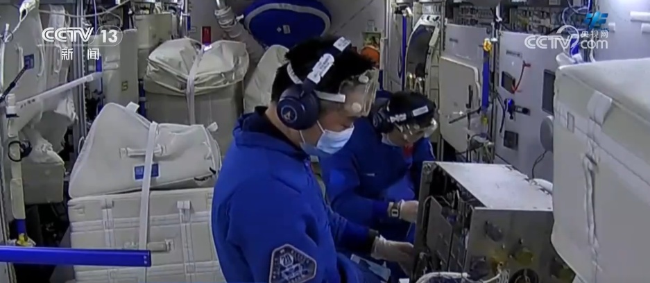 中国“太空之家”工作周记不断“更新” 机器人“小航”实力“抢镜” 中国“太空之家”工作周记不断“更新” 机器人“小航”实力“抢镜”