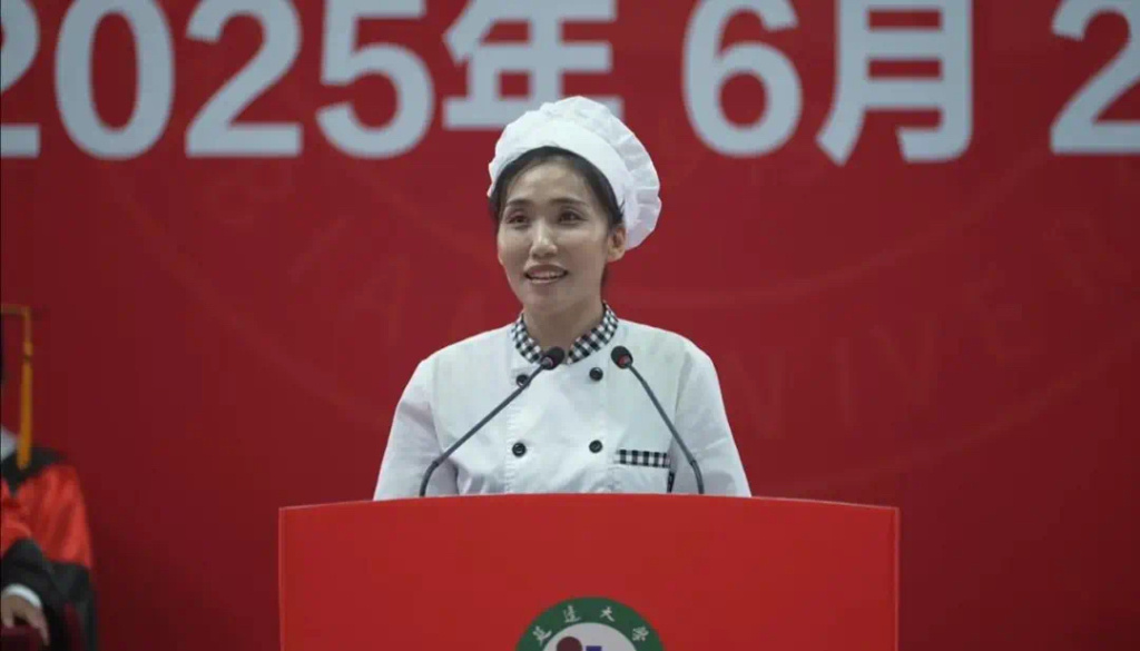 食堂阿姨叮咛“好好吃饭”,也是温暖人心的最后一课 食堂阿姨叮咛“好好吃饭”,也是温暖人心的最后一课