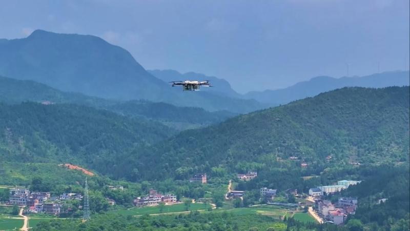 江西赣州：“无人机+高铁”助力赣南农特产“飞”出大山