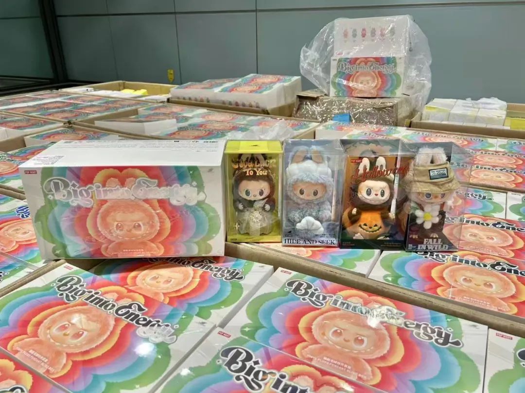 昆明长水机场海关查获3086个泡泡玛特玩偶 昆明长水机场海关查获3086个泡泡玛特玩偶