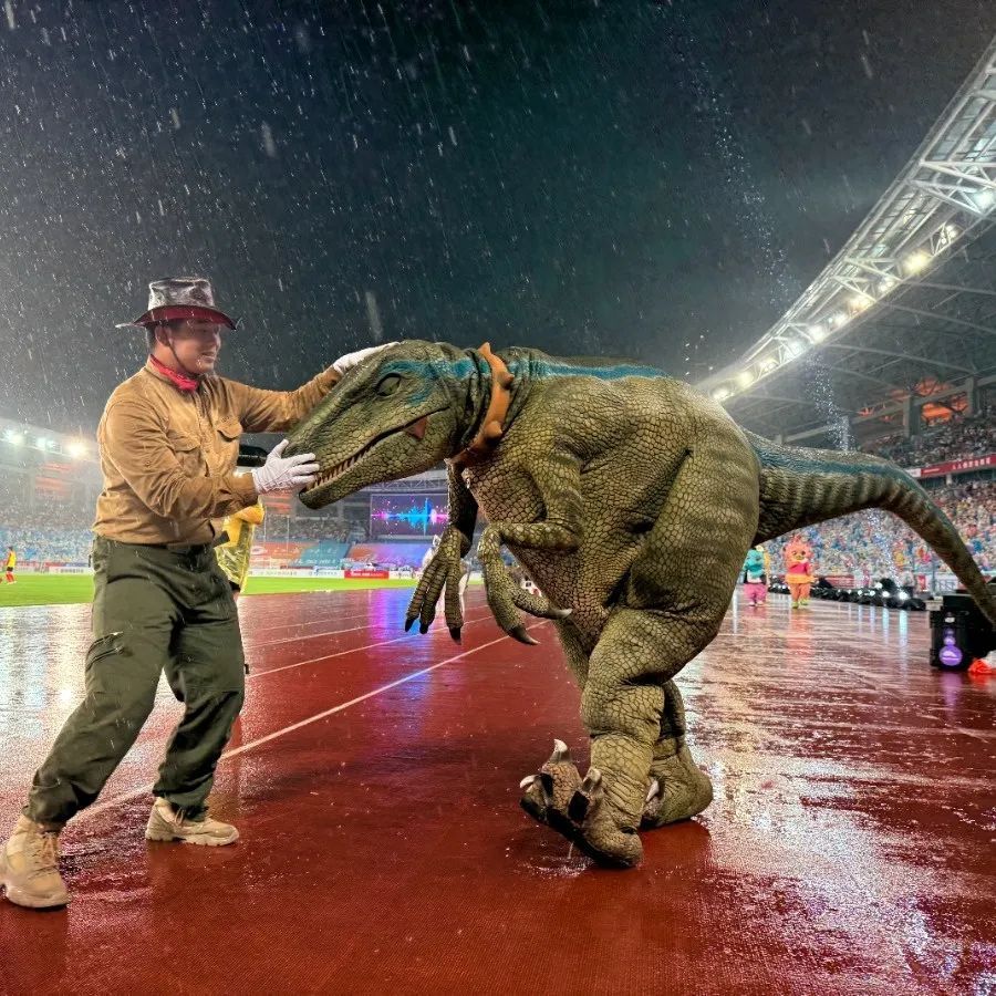 苏超累倒一只恐龙