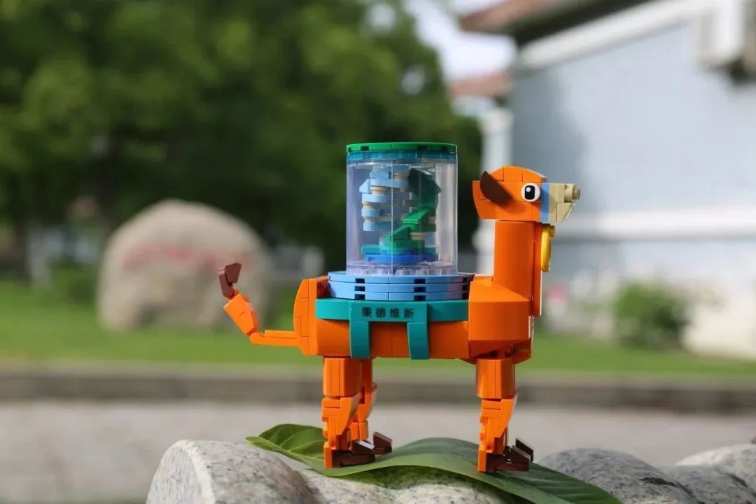 又到毕业季,各大高校的纪念品太拼了!网友:实名羡慕 又到毕业季,各大高校的纪念品太拼了!网友:实名羡慕