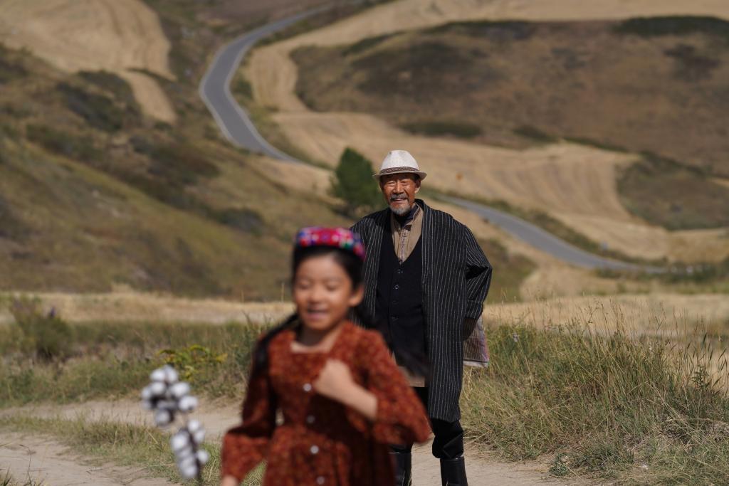 援疆题材电影《阿克达拉》全国公映