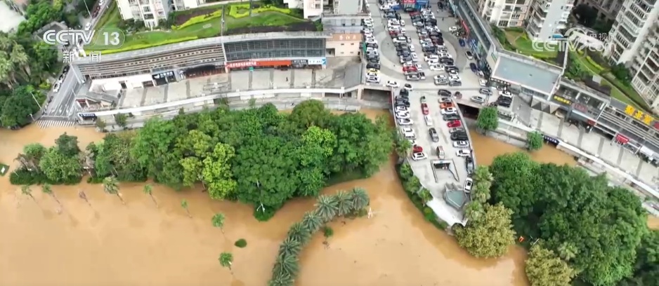 南方多地遭遇强降雨 多部门以“雨”为令全力应对保安全