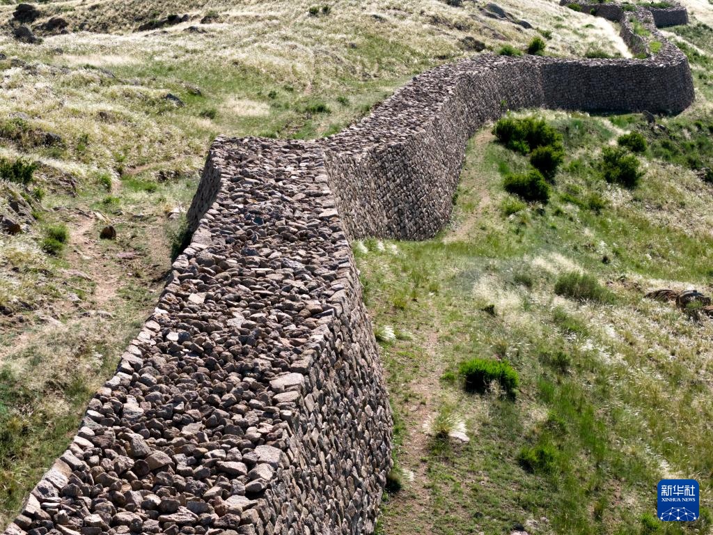 群山中的秦长城 群山中的秦长城