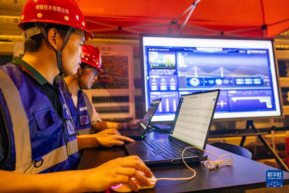 常泰长江大桥进行4400吨荷载试验 常泰长江大桥进行4400吨荷载试验