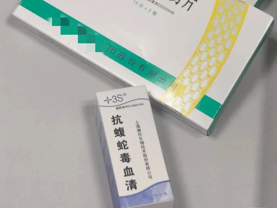 上海75岁老人小区内被毒蛇咬伤！沪上血清储备医院为何较少？毒蛇来源初判→
