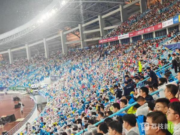 足球总是充满遗憾 幸运的是我们正在见证它变得更好丨欢乐苏超 足球总是充满遗憾 幸运的是我们正在见证它变得更好丨欢乐苏超