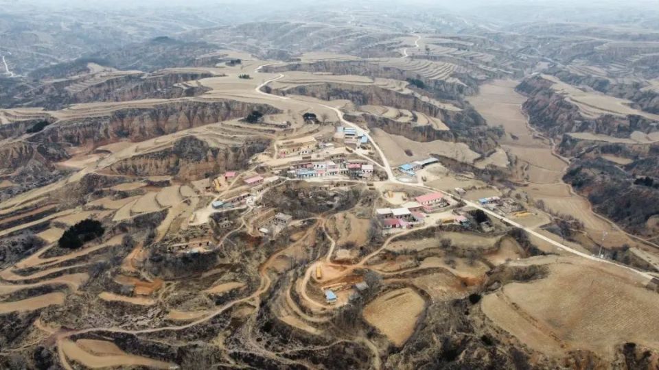 出生遭遗弃成孤儿,10岁又痛失养父,被邻居养大的她读博了! 出生遭遗弃成孤儿,10岁又痛失养父,被邻居养大的她读博了!