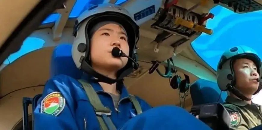 英姿飒爽,满分答卷!陆军第三批7名女飞行学员全优通过 英姿飒爽,满分答卷!陆军第三批7名女飞行学员全优通过