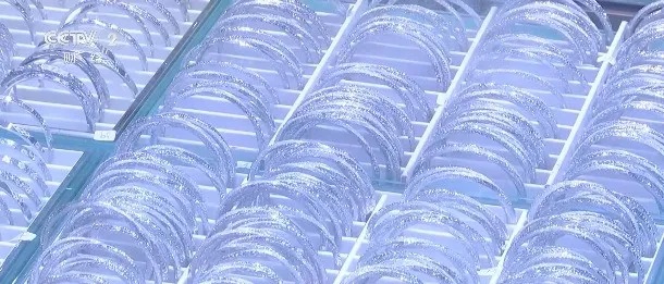 “黄金平替”,价格大涨,专家提醒理性投资 “黄金平替”,价格大涨,专家提醒理性投资