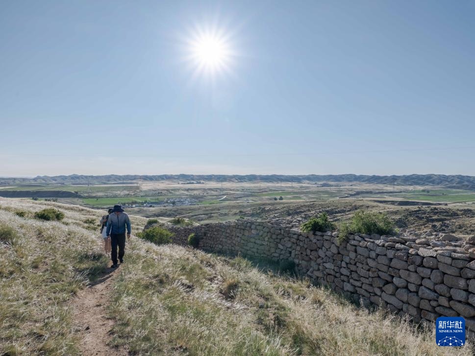 群山中的秦长城 群山中的秦长城