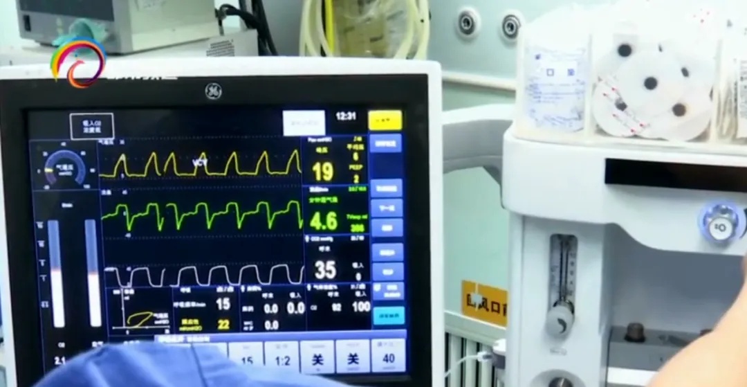 37周孕妇突发子宫破裂!从电话到手术台:医生上演“生死时速”抢回生命 37周孕妇突发子宫破裂!从电话到手术台:医生上演“生死时速”抢回生命