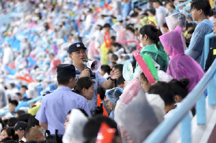 零容忍!江苏通报105名“苏超”黄牛落网 零容忍!江苏通报105名“苏超”黄牛落网