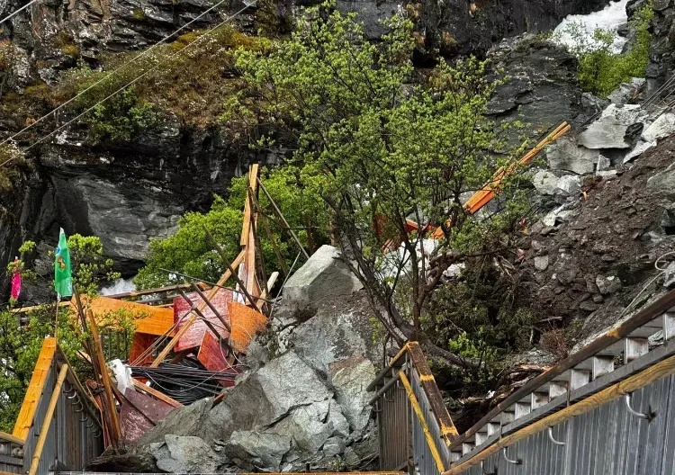 知名景区发生垮塌,紧急关闭!游客:离死亡最近的一次 知名景区发生垮塌,紧急关闭!游客:离死亡最近的一次
