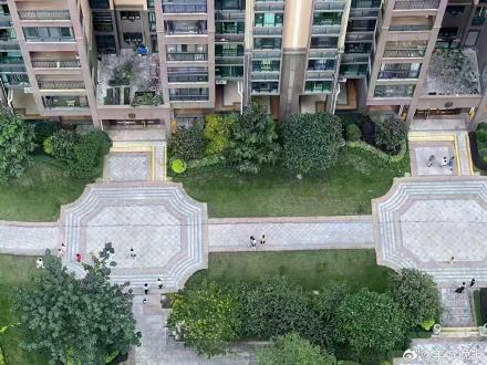 清远地震致一小区地面开裂系谣言 清远地震致一小区地面开裂系谣言