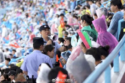 张某某倒卖苏超门票拘留10日