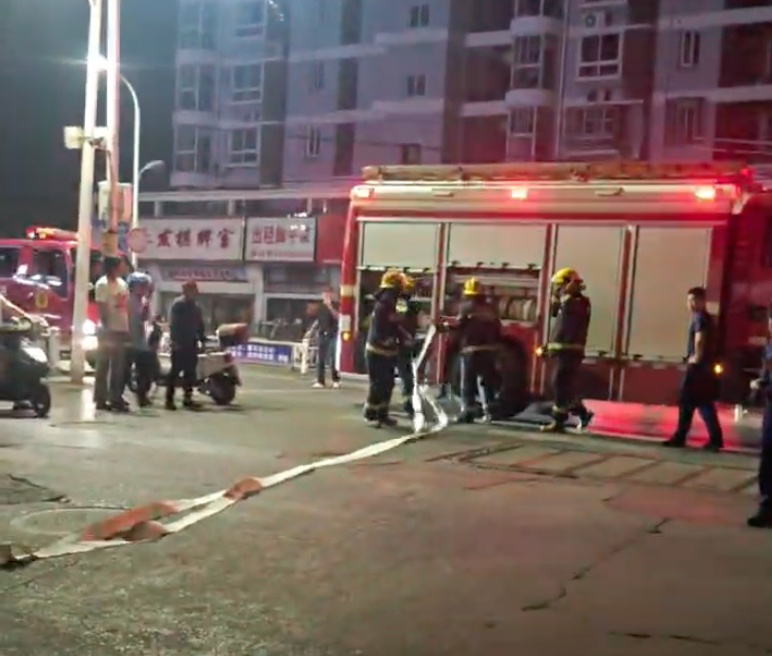 凌晨三点,他救了一栋楼! 凌晨三点,他救了一栋楼!