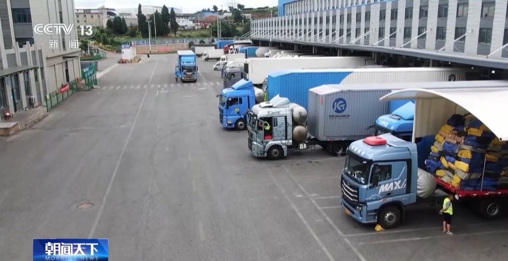 各地物流智能化升级 小包裹跑出了“加速度” 各地物流智能化升级 小包裹跑出了“加速度”