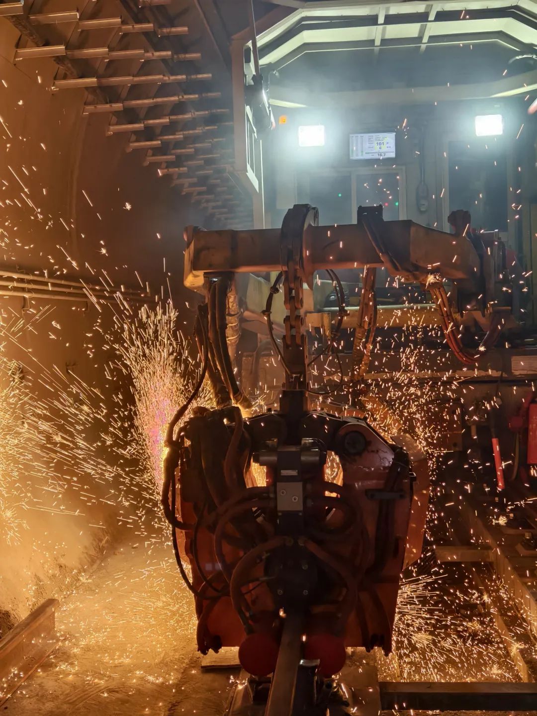 北京地铁17号线中段实现长轨贯通!年底有望开通试运营 北京地铁17号线中段实现长轨贯通!年底有望开通试运营