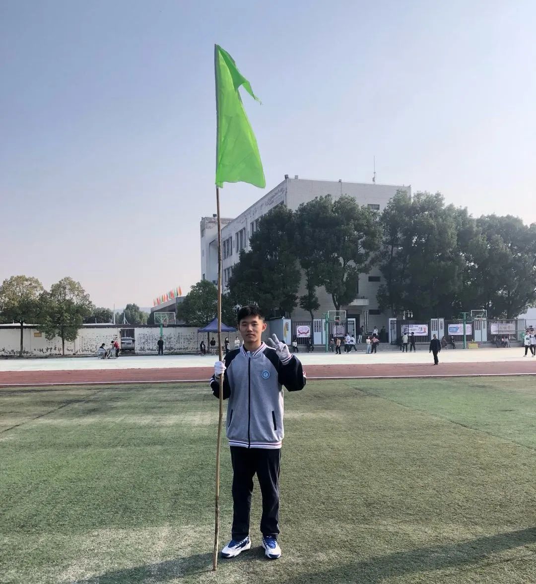 放学途中，高二学生救回一条命！