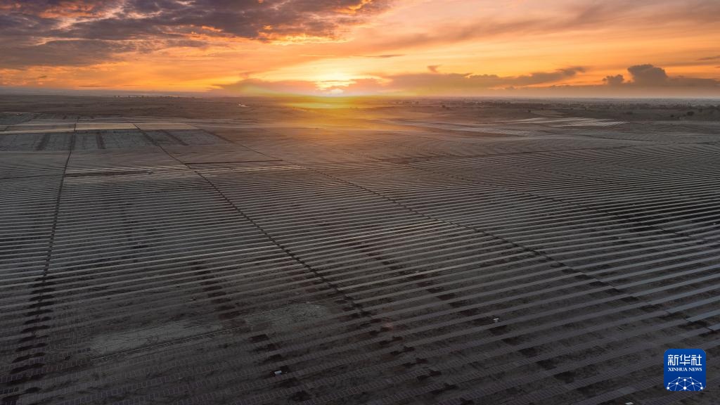 探访中企承建的乌兹别克斯坦布卡光伏项目 探访中企承建的乌兹别克斯坦布卡光伏项目