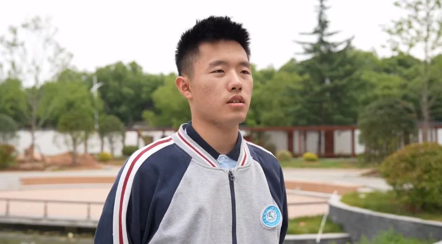 放学途中，高二学生救回一条命！
