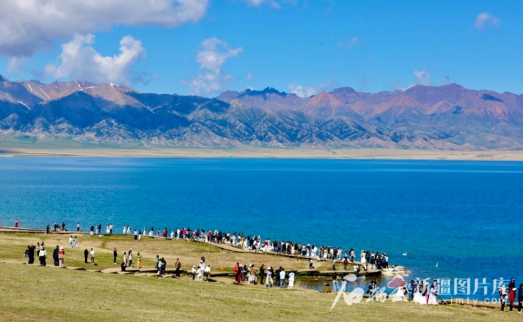 新疆赛里木湖漂浮“脏脏黄沫”？真相来了