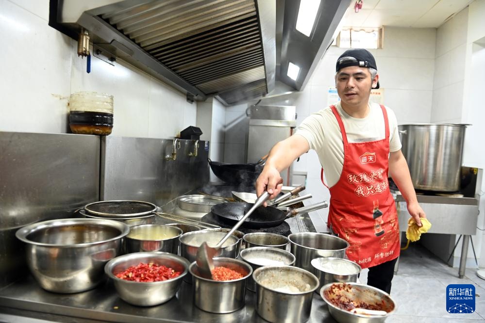 浙江衢州:“幸福食堂+”模式升级养老服务 浙江衢州:“幸福食堂+”模式升级养老服务
