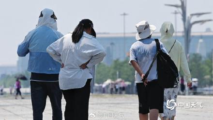 38℃！北京高温橙色预警中 看街头防暑众生相