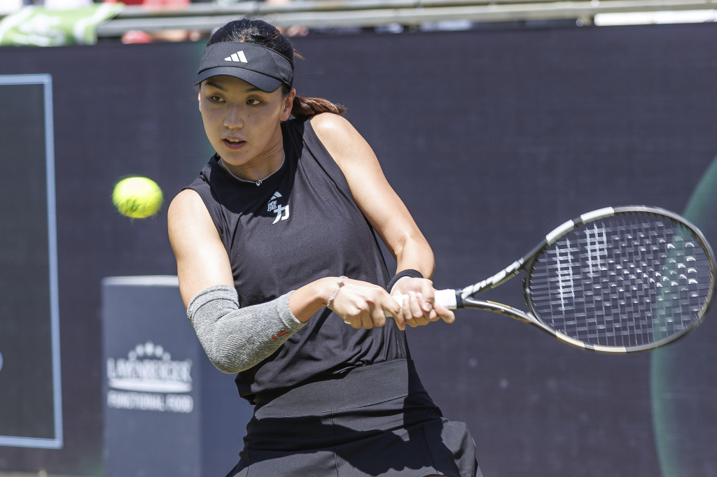 王欣瑜1比2不敌前温网冠军,无缘生涯巡回赛单打首冠 王欣瑜1比2不敌前温网冠军,无缘生涯巡回赛单打首冠