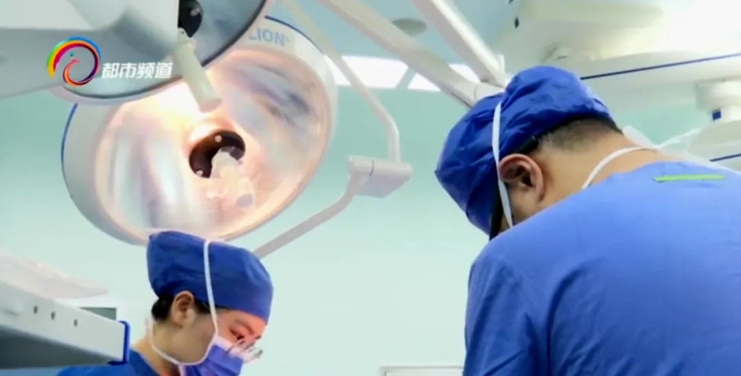 37周孕妇突发子宫破裂!从电话到手术台:医生上演“生死时速”抢回生命 37周孕妇突发子宫破裂!从电话到手术台:医生上演“生死时速”抢回生命