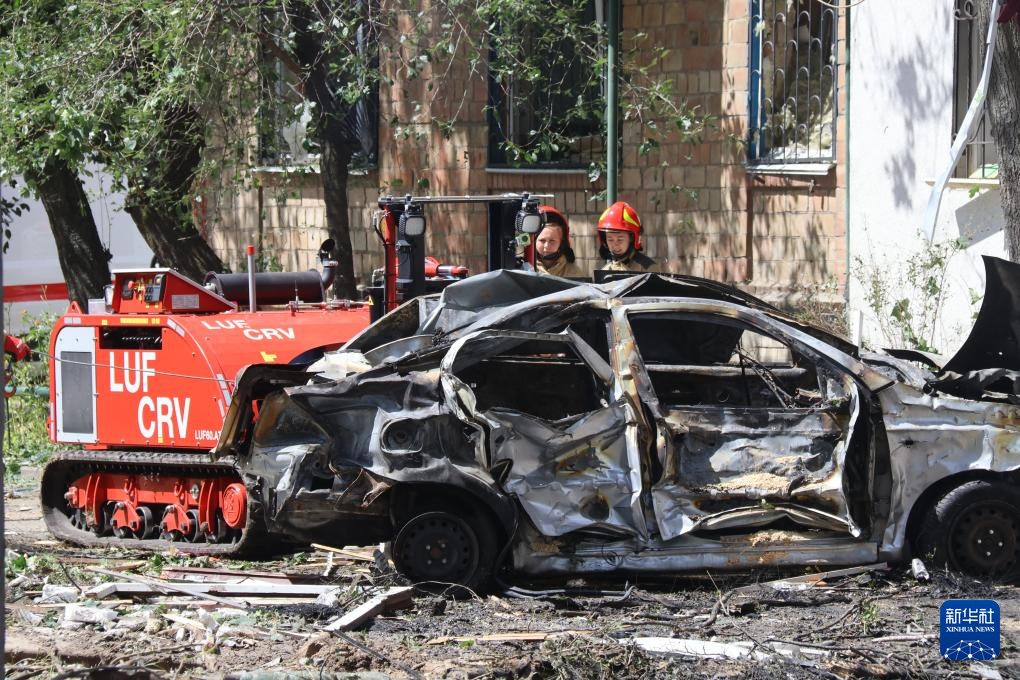 乌首都基辅遭空袭至少6人死亡 乌首都基辅遭空袭至少6人死亡