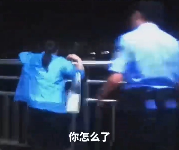明天会好的!深夜桥边,25岁姑娘崩溃大哭...民警的“举肩之劳”,好暖! 明天会好的!深夜桥边,25岁姑娘崩溃大哭...民警的“举肩之劳”,好暖!