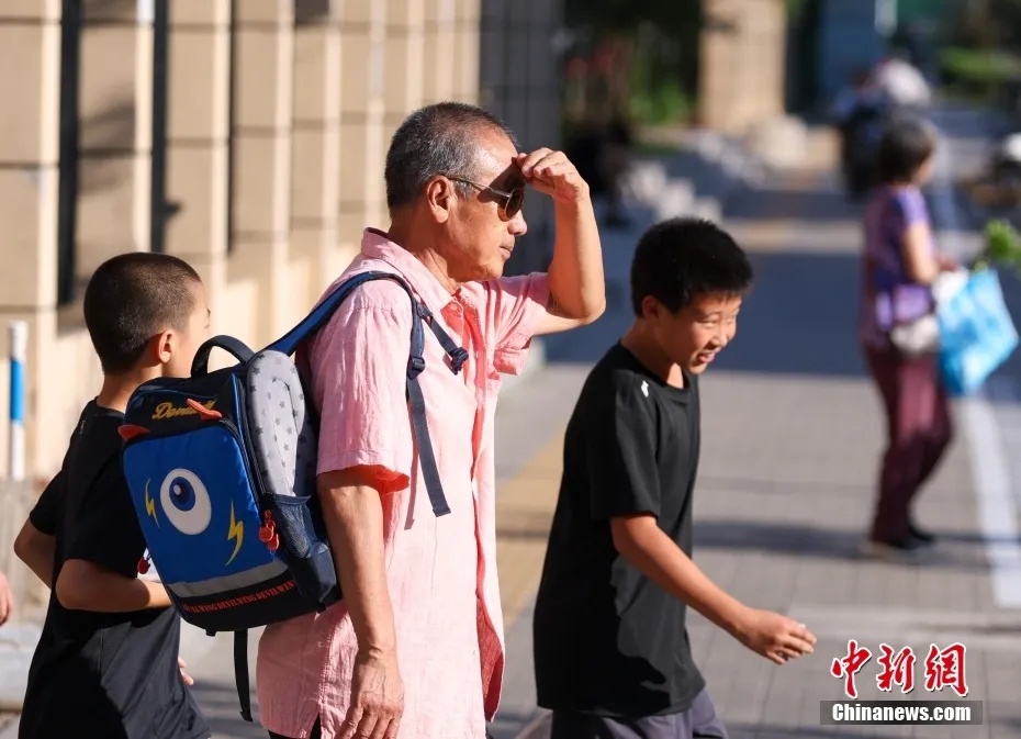 本周三起,上海气温迅速走高,周五还可能逼近高温线→ 本周三起,上海气温迅速走高,周五还可能逼近高温线→