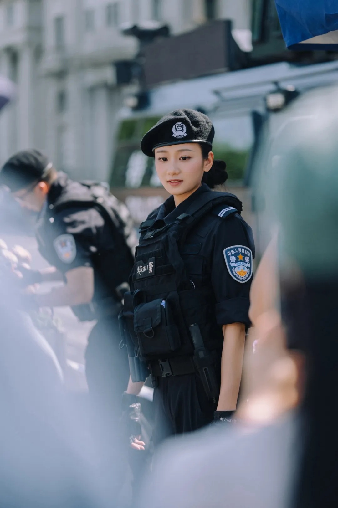 上海街头女特警刷屏！颜值太高，她还有隐藏实力...