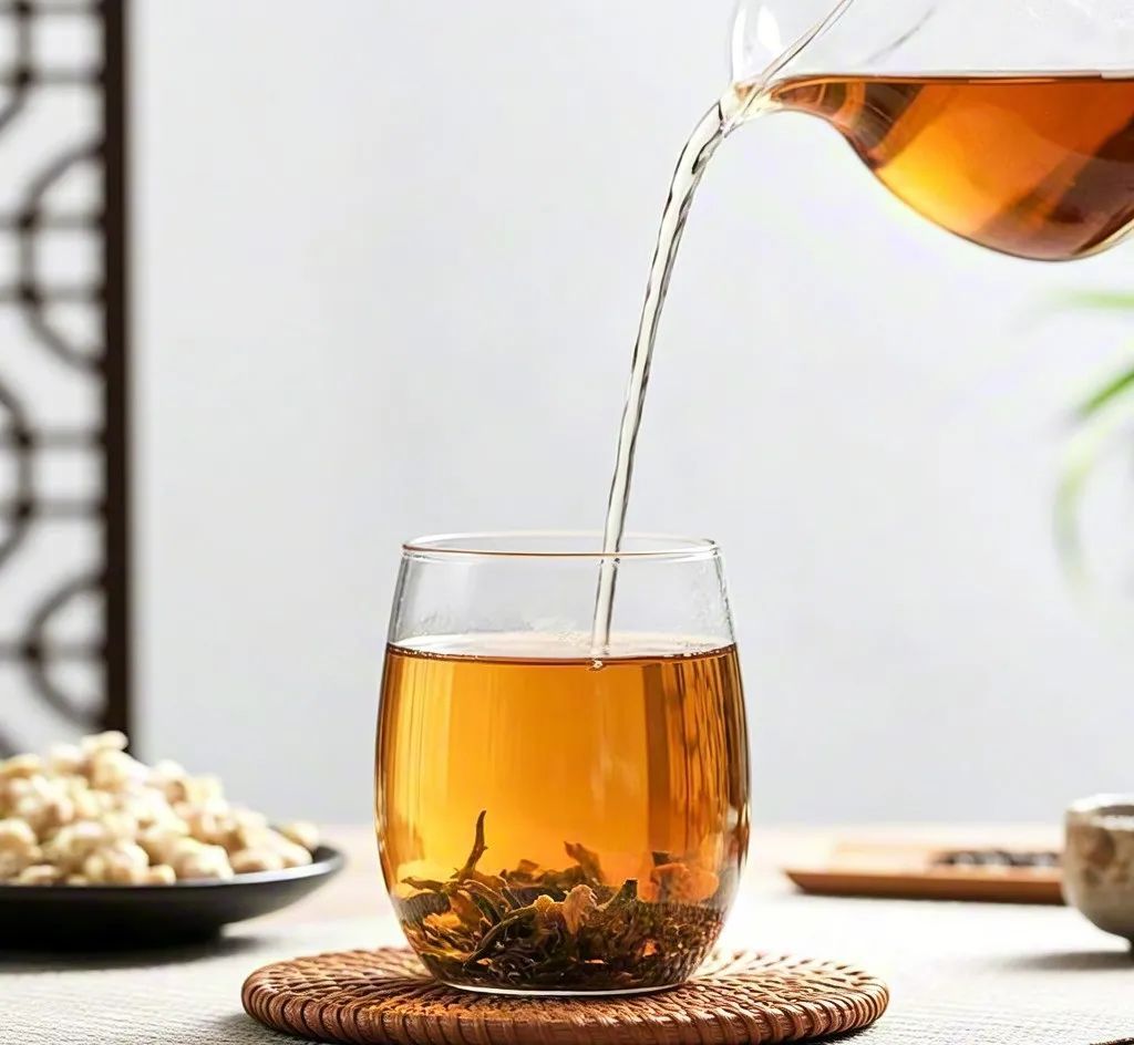 35℃暴击！越热越要喝烫水、洗热水澡？避暑指南来了