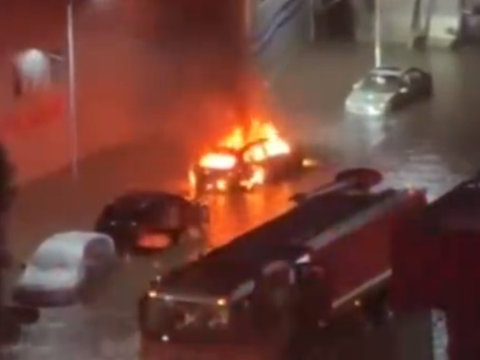 下雨天也容易“走火”?湿+电=危险! 下雨天也容易“走火”?湿+电=危险!