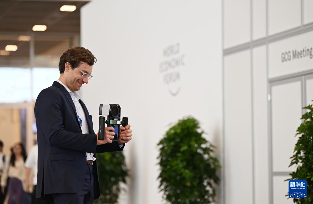 2025夏季达沃斯论坛媒体村正式开放 2025夏季达沃斯论坛媒体村正式开放