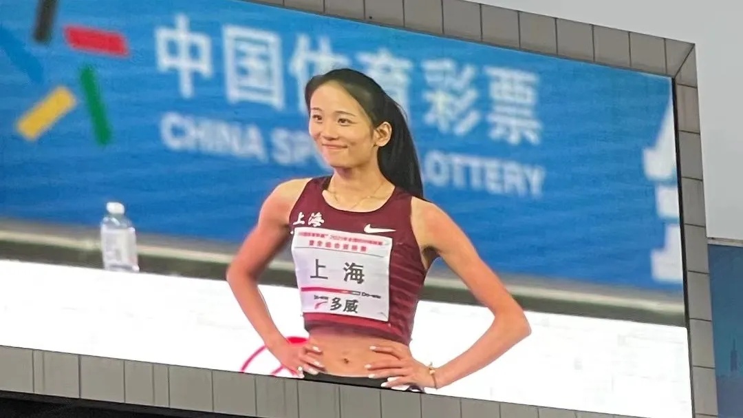 上海街头女特警刷屏！颜值太高，她还有隐藏实力...