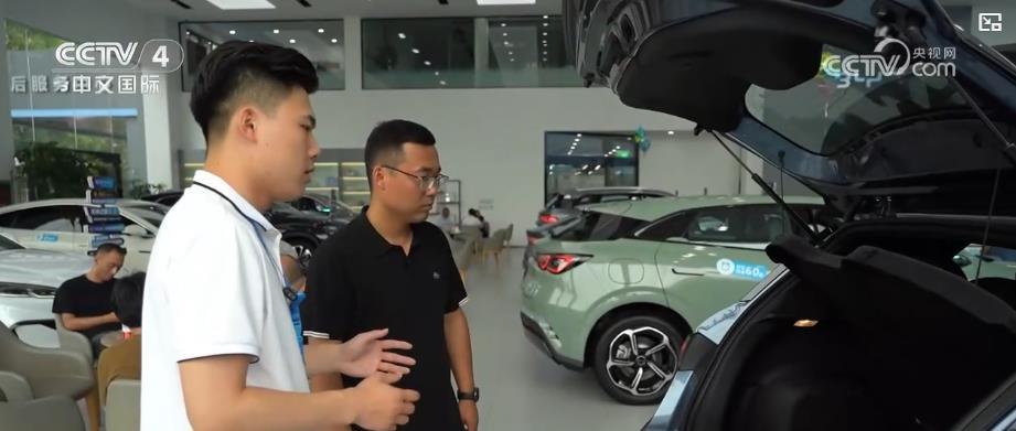 新能源汽车下乡加速打通“堵点”:释放农村消费新活力 为乡村振兴注入“绿色动能” 新能源汽车下乡加速打通“堵点”:释放农村消费新活力 为乡村振兴注入“绿色动能”