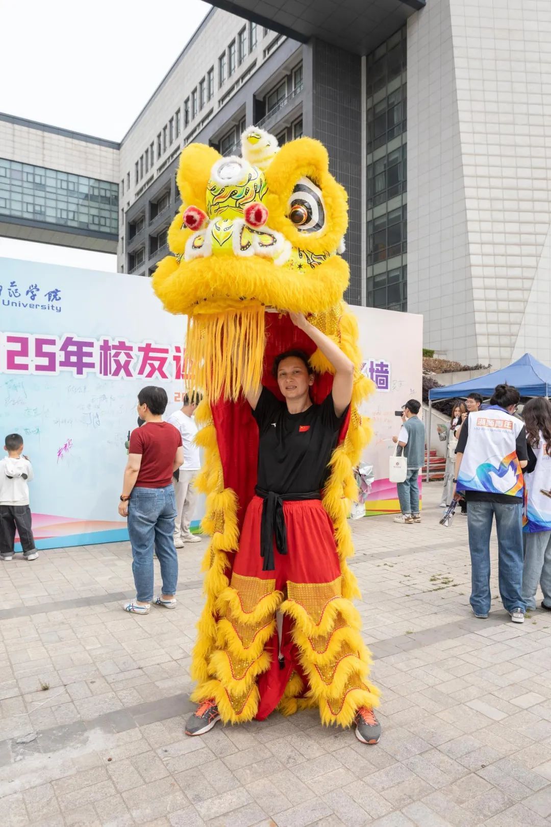 旅游途中跳水救人，这位在湖州留学的俄罗斯女孩好样的！