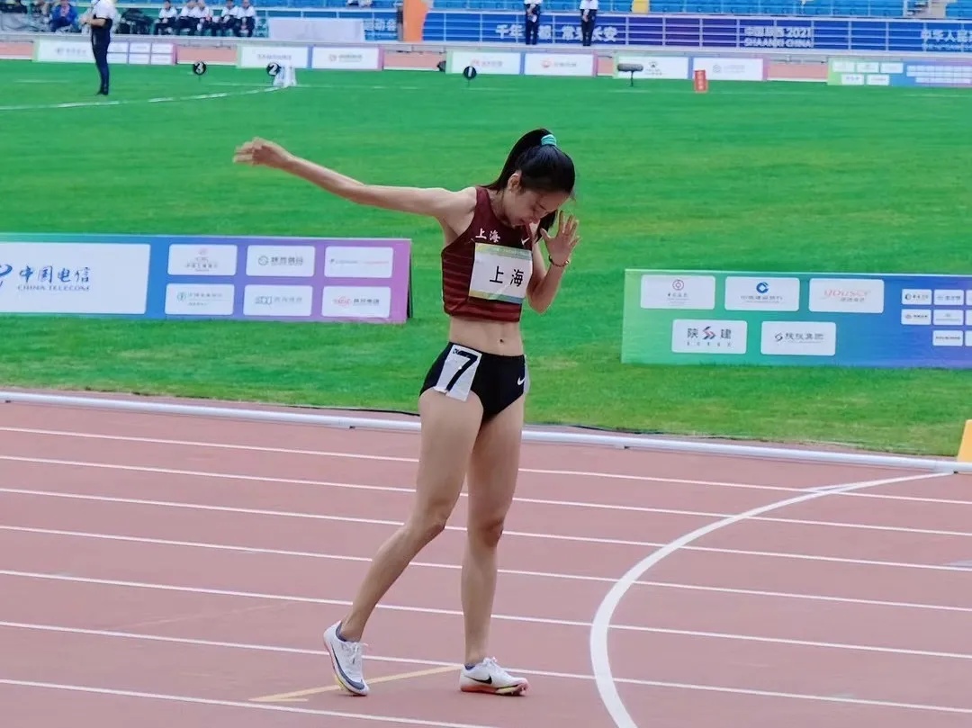 上海街头女特警刷屏！颜值太高，她还有隐藏实力...