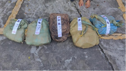 引信拉开炸弹没炸,戍边民警回忆缉毒生死瞬间 引信拉开炸弹没炸,戍边民警回忆缉毒生死瞬间