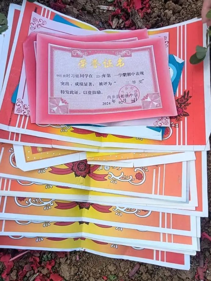 心痛!16岁少年不幸身亡!爸爸:孩子可能是受了我的影响... 心痛!16岁少年不幸身亡!爸爸:孩子可能是受了我的影响...